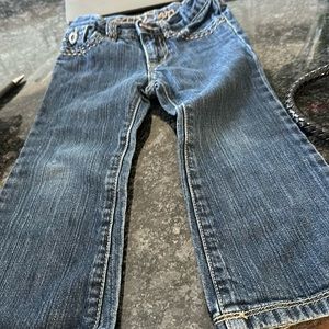 Gap 3T girls jeans with stitching detail, simply adorable pockets on the back